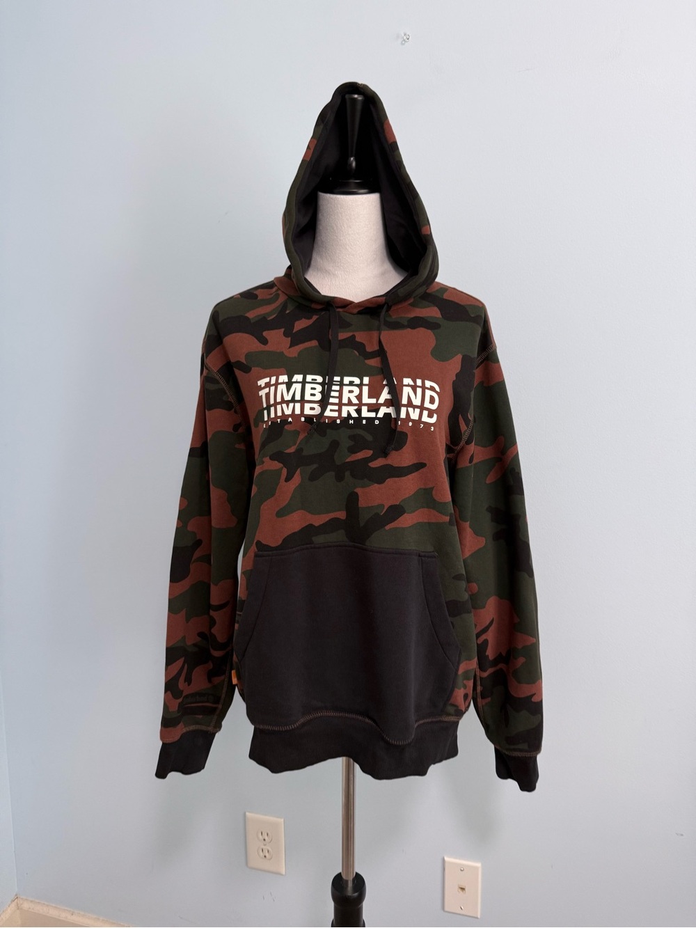 Timberland Men’s Small Camo Pullover Hoodie Logo Fleece Sweatshirt Regular Fit